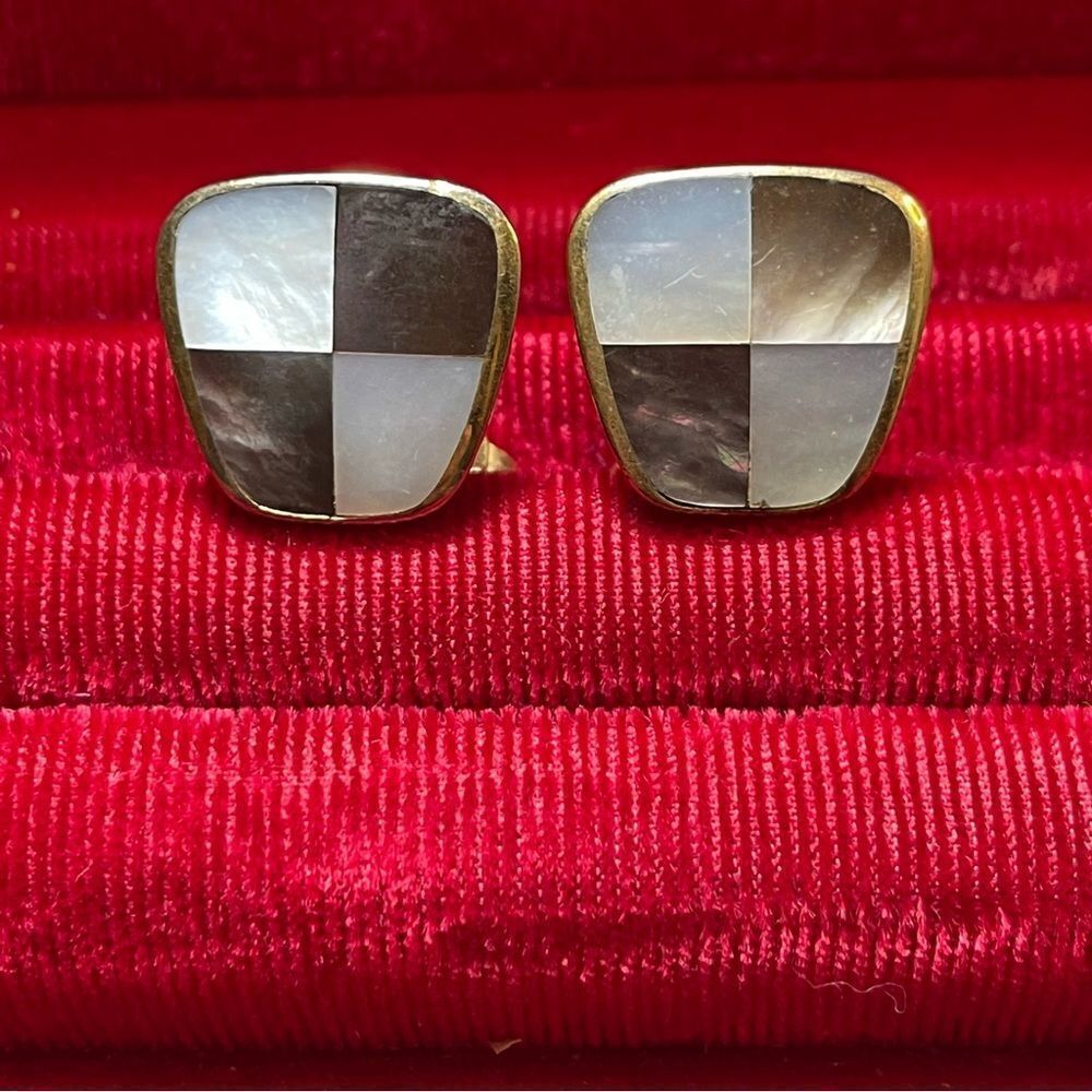 ⚫️⚫️⚫️ Mother of Pearl Checkerboard Cuff Links in Gold Plating